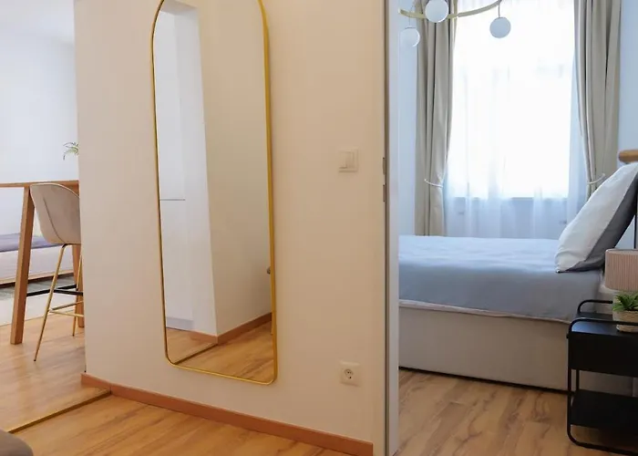 2ac Urban Haven 50m2 Near Metro Apartment *
